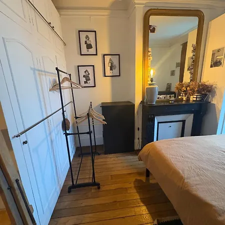 Authentic Parisian 12th Arrondissement Parijs