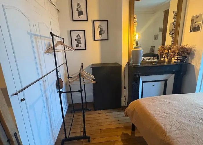 Authentic Parisian 12th Arrondissement باريس