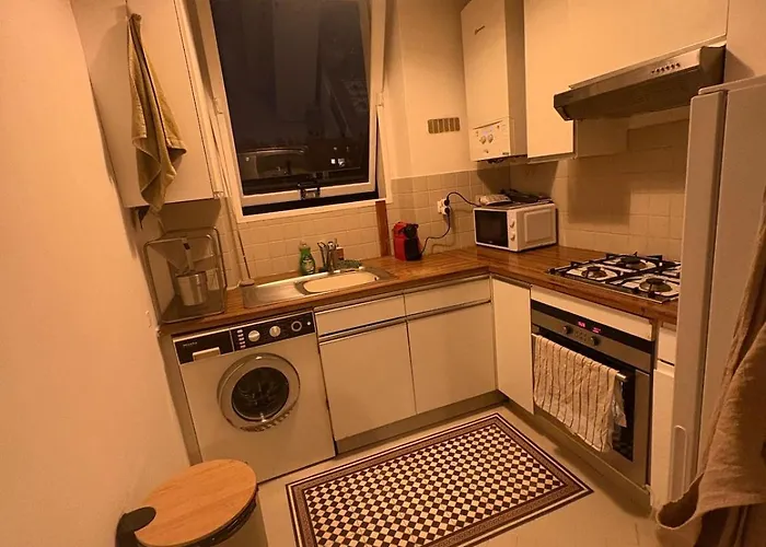 Authentic Parisian 12th Arrondissement * 파리